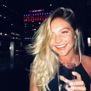 Meet your Posher, Victoria